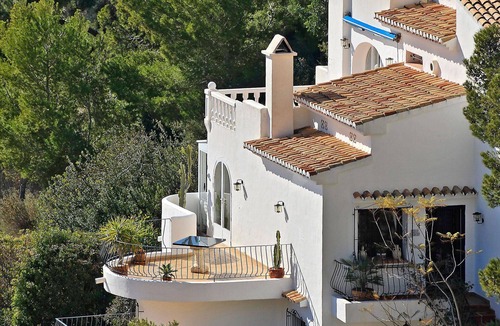 Arnella Apartment | Beautiful apartment for 4 people with A/C, pool, TV, terrace and panoramic view