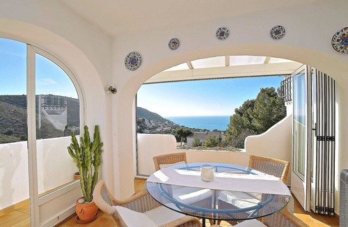 Arnella Apartment | Beautiful apartment for 4 people with A/C, pool, TV, terrace and panoramic view