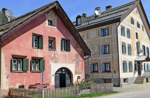 Bever Apartment | Beautiful apartment for 2 people with WIFI, TV, patio and panoramic view