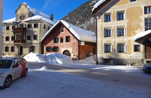 Bever Apartment | Beautiful apartment for 2 people with WIFI, TV, patio and panoramic view