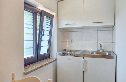 Batomalj Apartment | Beautiful apartment for 2 people with A/C, WIFI, TV, patio, pets allowed and panoramic view