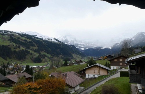 Lenk Apartment | Beautiful apartment for 4 guests with TV, balcony and pets allowed