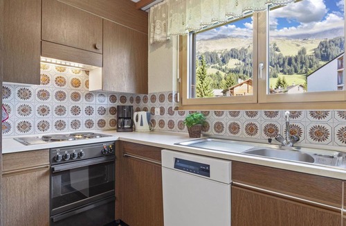 Parpan Apartment | Beautiful apartment for 4 guests with TV and balcony