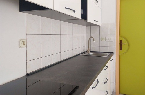 Batomalj Apartment | Beautiful apartment for 4 guests with A/C, WIFI, TV, patio and pets allowed