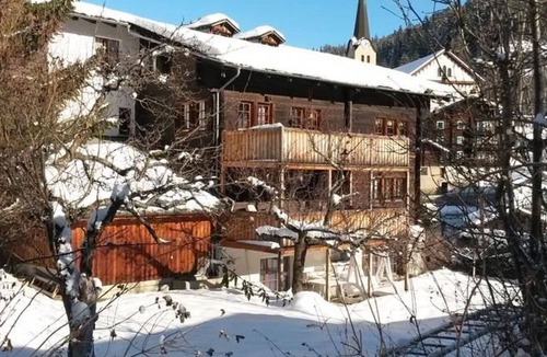 Reckingen Apartment | Beautiful apartment for 4 people with WIFI, TV, balcony, pets allowed and parking
