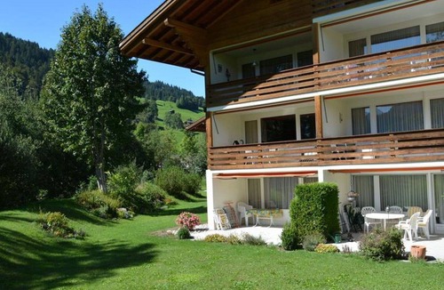 Gstaad Apartment | Beautiful apartment for 2 guests with WIFI, balcony and parking
