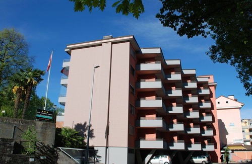 Losone Apartment | Beautiful apartment for 4 guests with WIFI, TV, balcony, pets allowed and parking