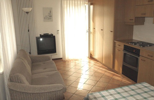 Carona Apartment | Beautiful apartment for 3 people with WIFI, TV, patio, pets allowed and panoramic view