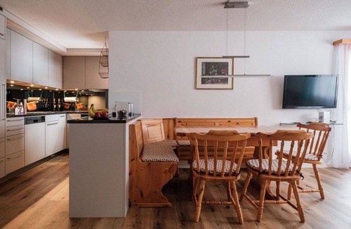 Parpan Apartment | Beautiful apartment for 4 guests with WIFI, TV and balcony