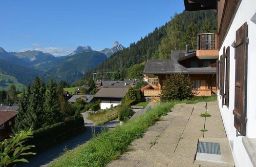 Schoenried Apartment | Beautiful apartment for 4 people with WIFI, TV, balcony and pets allowed