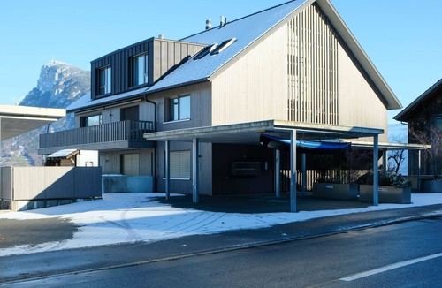 Faulensee Apartment | Beautiful apartment for 4 guests with WIFI, TV, balcony and parking