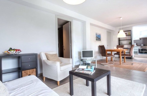 Llanca Apartment | Beautiful apartment for 3 guests with WIFI, A/C, TV and terrace