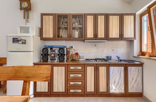 Bibici Apartment | Beautiful apartment for 4 people with WIFI, private pool, A/C, TV, pets allowed and parking