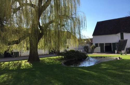 Autouillet Apartment | Beautiful apartment in a 16th-century estate