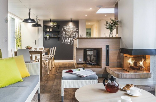 Les Barils House | Beautiful apartment in villa for 8 people with WIFI, pool, hot tub, TV, terrace and parking