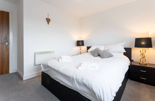 Spetchley Apartment | Beautiful Apartment Worcester - free parking