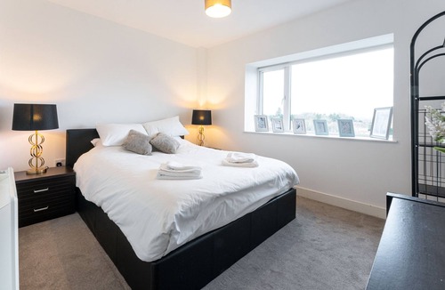 Spetchley Apartment | Beautiful Apartment Worcester - free parking