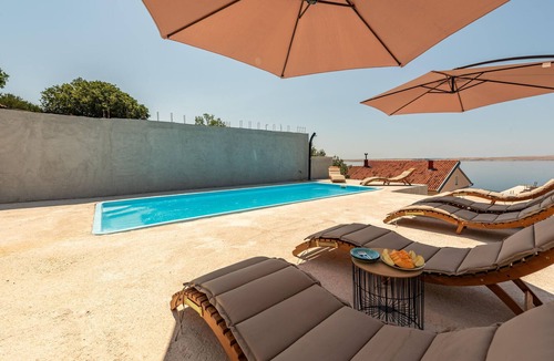 Baric Draga Apartment | Beautiful apartment in Baric Draga with WiFi