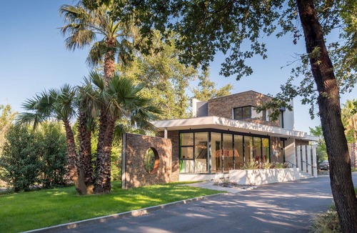 Argeles-sur-Mer House | Beautiful apartment in villa for 6 guests with A/C, pool, WIFI, TV, terrace and pets allowed