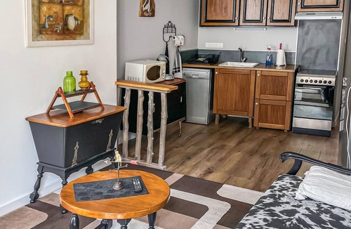 Pradelles Apartment | Beautiful apartment in Pradelles with WiFi