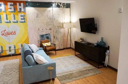 Arts District Apartment | Beautiful Apartment in the Heart of Downtown! (Loft 203)