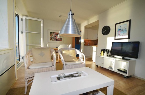 Borre Apartment | Beautiful apartment in Borre with house sea view
