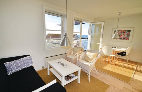 Borre Apartment | Beautiful apartment in Borre with house sea view