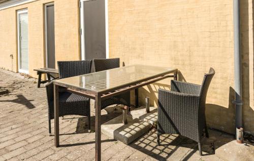 Bønnerup Strand Apartment | Beautiful Apartment In Glesborg With Wifi