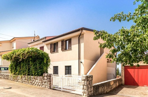 Dramalj Apartment | Beautiful apartment in Dramalj with WiFi