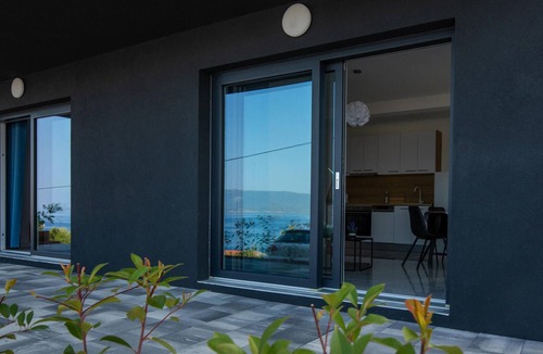 Komarna Apartment | Beautiful apartment in Komarna with WiFi