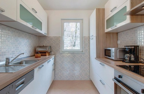 Porozina Apartment | Beautiful apartment in Porozina with WiFi
