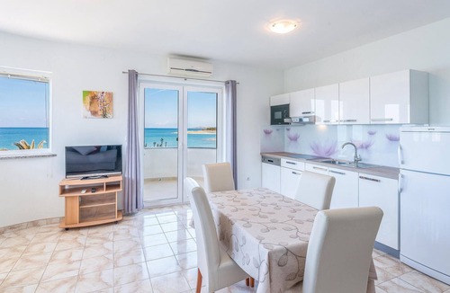 Povljana Apartment | Beautiful apartment in Povljana