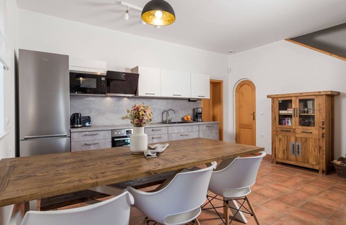 Martina House | Beautiful apartment in villa for 6 guests with pool, A/C, WIFI, TV, terrace and pets allowed
