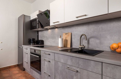 Martina House | Beautiful apartment in villa for 6 guests with pool, A/C, WIFI, TV, terrace and pets allowed