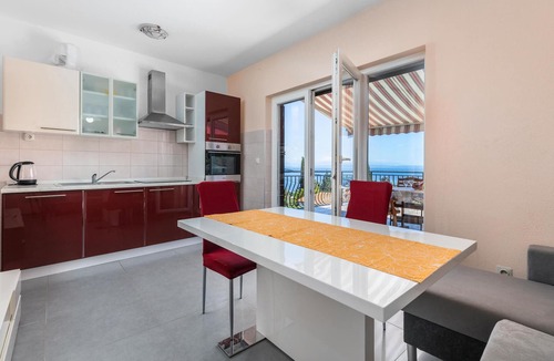Opric Apartment | Beautiful apartment in Lovran with house sea view