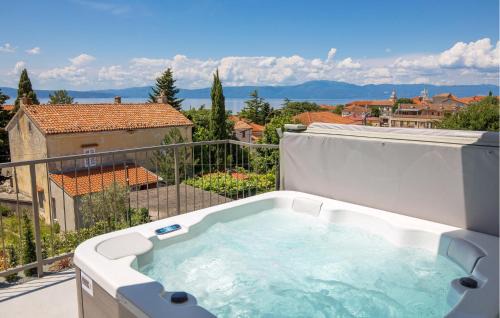 Omisalj Apartment | Beautiful Apartment In Omisalj