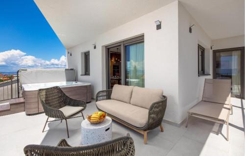 Omisalj Apartment | Beautiful Apartment In Omisalj
