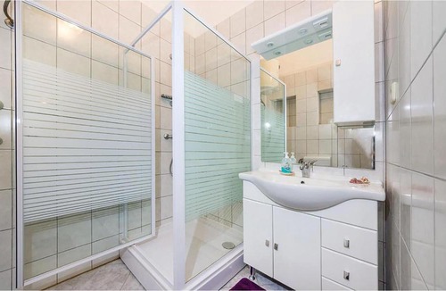 Turanj Apartment | Beautiful apartment in Turanj w/ 2 Bedrooms