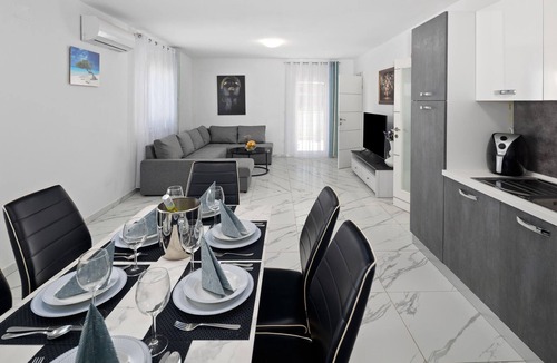 Murine Apartment | Beautiful apartment in Umag with WiFi