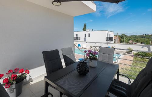 Murine Apartment | Beautiful Apartment In Umag With Wifi
