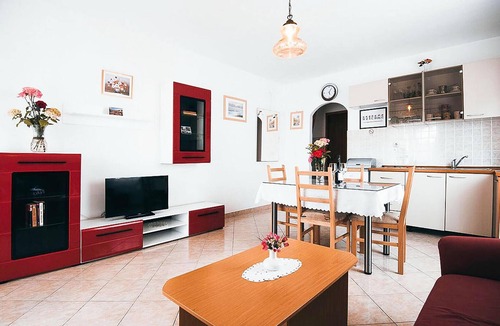 Vodice Apartment | Beautiful apartment in Vodice with WiFi