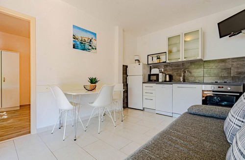 Zrnovo Apartment | Beautiful apartment in Zrnovo
