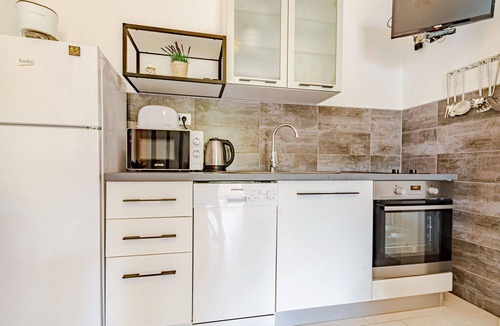 Zrnovo Apartment | Beautiful apartment in Zrnovo