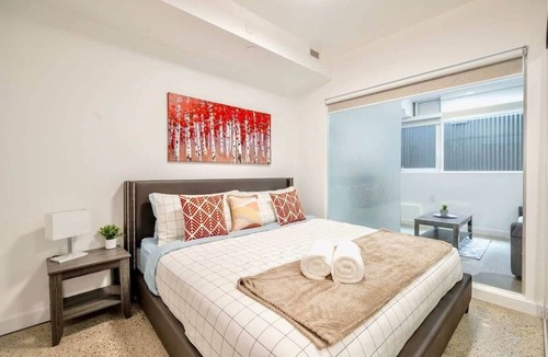 Downtown Toronto Apartment | Beautiful Apartment Near to Downtown!