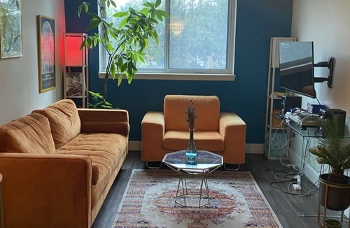 Parkdale Apartment | Beautiful Apartment on Queen West