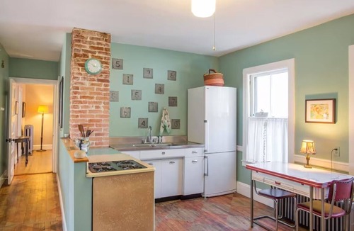 Munjoy Hill Apartment | Beautiful Apartment on Munjoy Hill