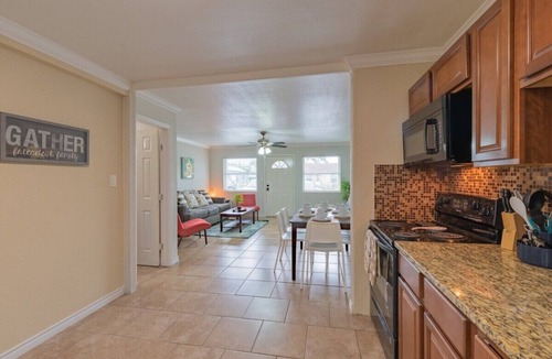 Mahncke Park Apartment | Beautiful Apartment @ The Botanical Gardens #4