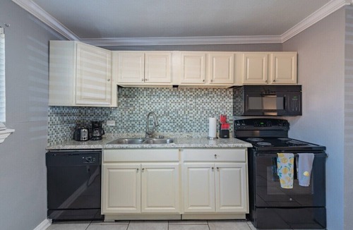 Mahncke Park Apartment | Beautiful Apartment @ The Botanical Gardens #6