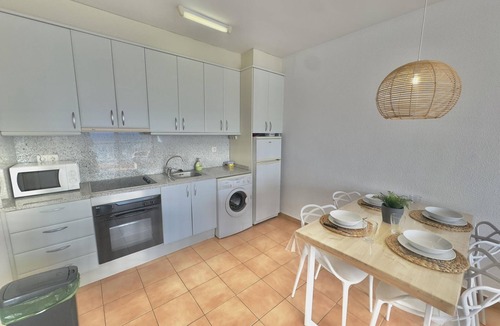 Almadraba-Canyelles Apartment | Beautiful apartment with pool, WiFi and parking, 10 min from the beach