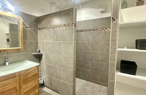 Aregno Apartment | Beautiful apartment with garden